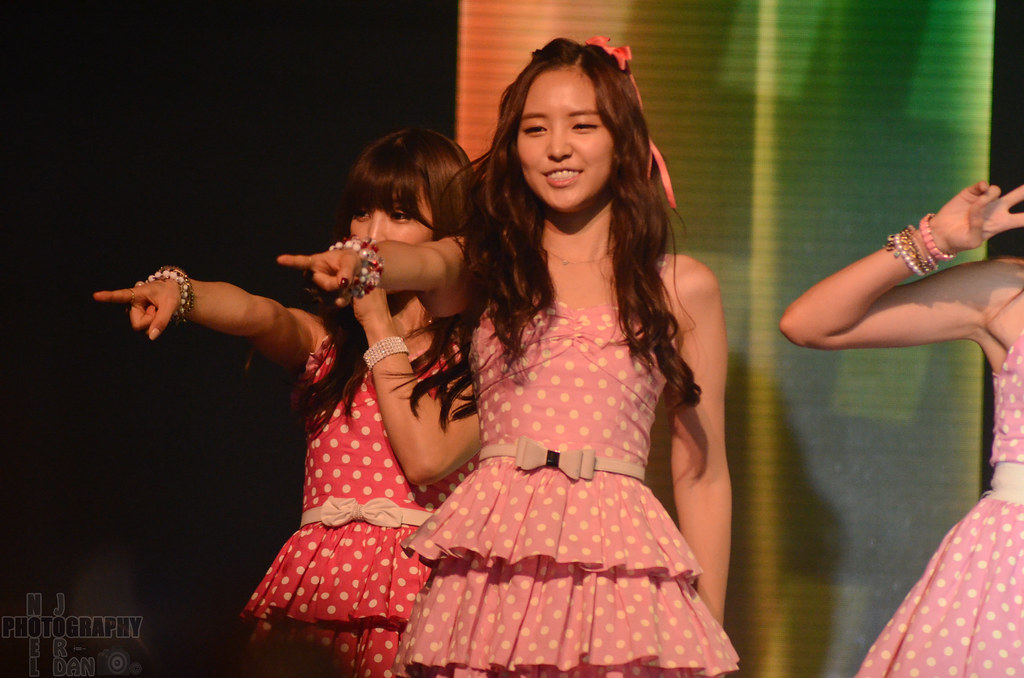 BABYMONSTER SUGAR HONEY ICE TEA MV — APink-206